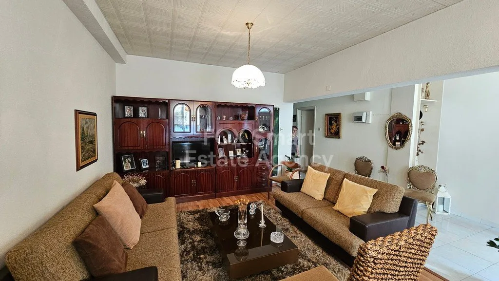 Nieruchomość 54087 Strovolos, Nikozja / 45879 33