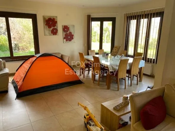 Immobilie 56404 Angelisiden, Larnaka / 47824