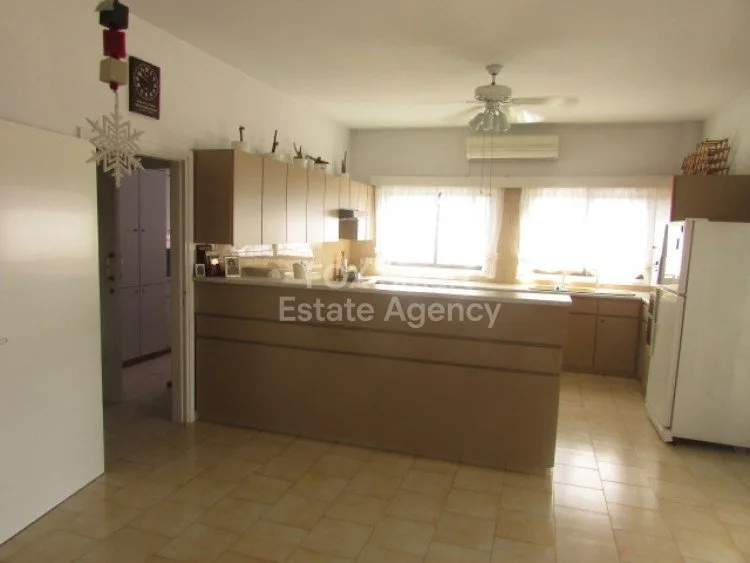 房产 6565 斯特罗沃洛斯, 尼科西亚 / B-112886