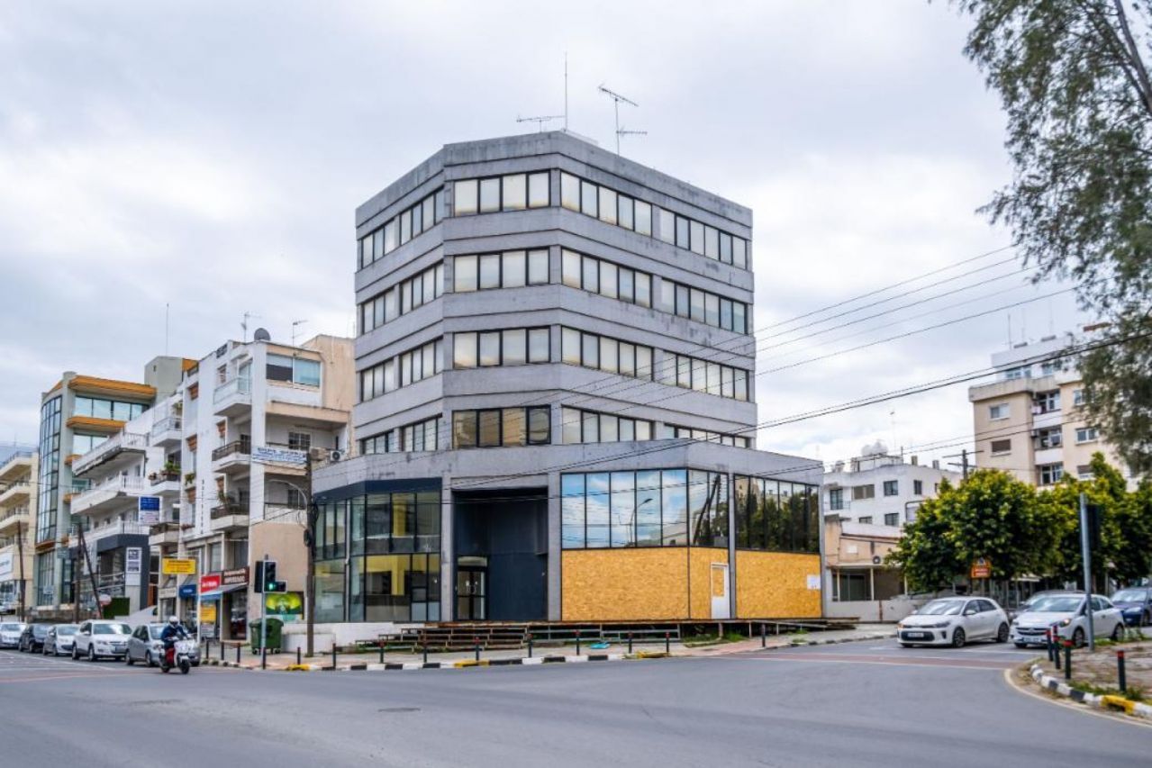 Thumbnail 1 EIGENTUM 2000 Strovolos, Nikosia / B-125933