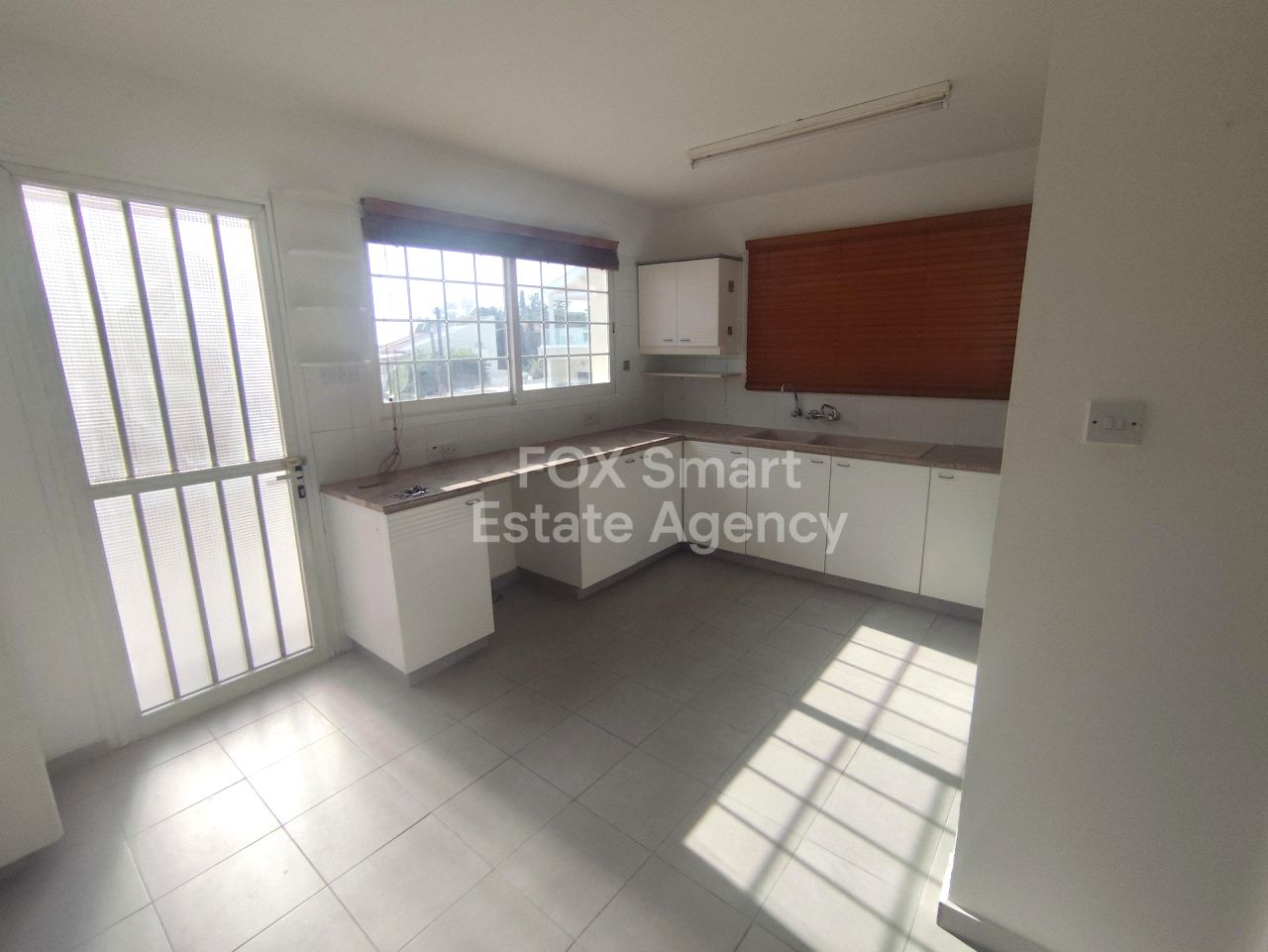 Thumbnail 13 EIGENTUM 4100 Agios Athanasios, Limassol / LIM-PAF-32127