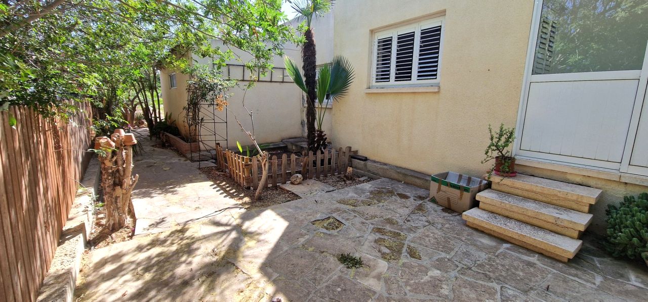 Thumbnail 39 10324 / נכס 2360 אגיוס דומטיוס, ניקוסיה