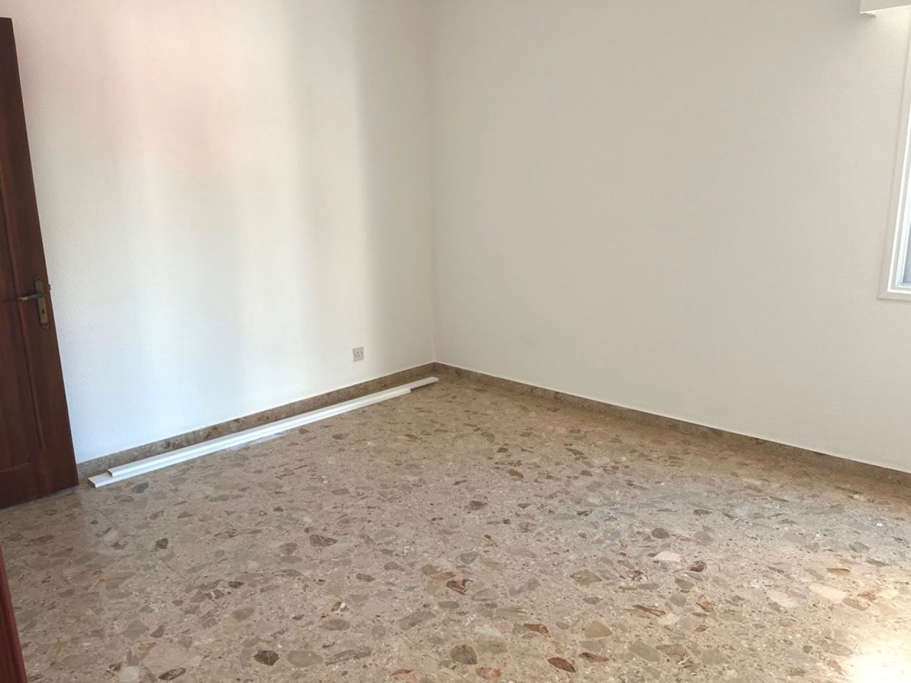 Thumbnail 5 EIGENTUM 2000 Strovolos, Nikosia / HR-125141 | HR-125141 Thumbnail 5 EIGENTUM 2000 Strovolos, Nikosia / HR-125141