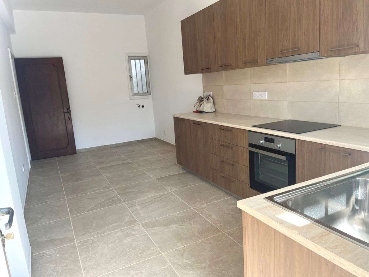 Thumbnail 1 EIGENTUM 2000 Strovolos, Nikosia / HR-125141 | HR-125141 Thumbnail 1 EIGENTUM 2000 Strovolos, Nikosia / HR-125141