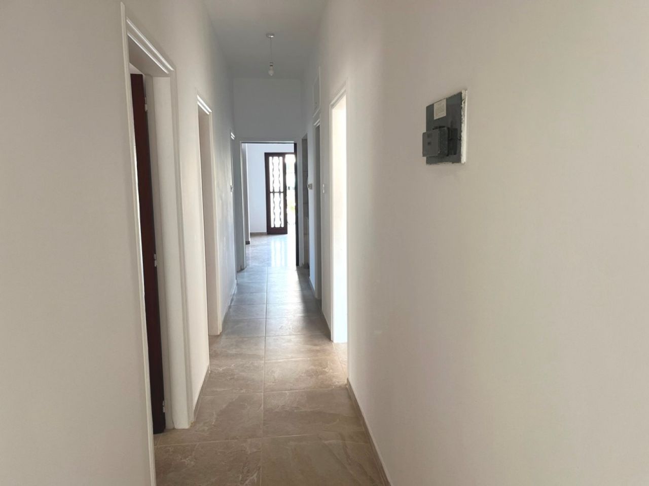 Thumbnail 7 EIGENTUM 2000 Strovolos, Nikosia / HR-125141 | HR-125141 Thumbnail 7 EIGENTUM 2000 Strovolos, Nikosia / HR-125141