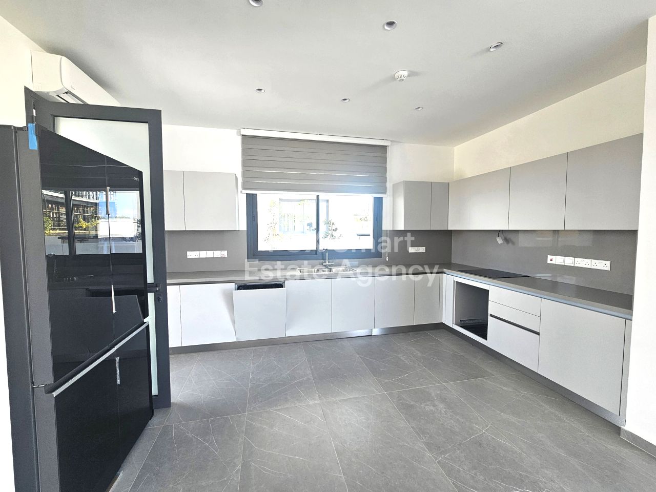 Thumbnail 5 房地产 2000 斯特罗沃洛斯, 尼科西亚 / HR-97169