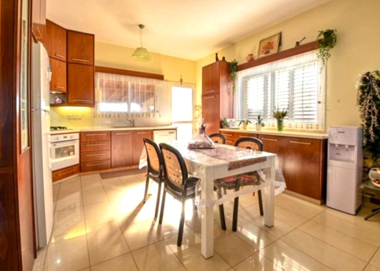 Propiedad 48728 Agios Dometios, Nicosia / 9329 13