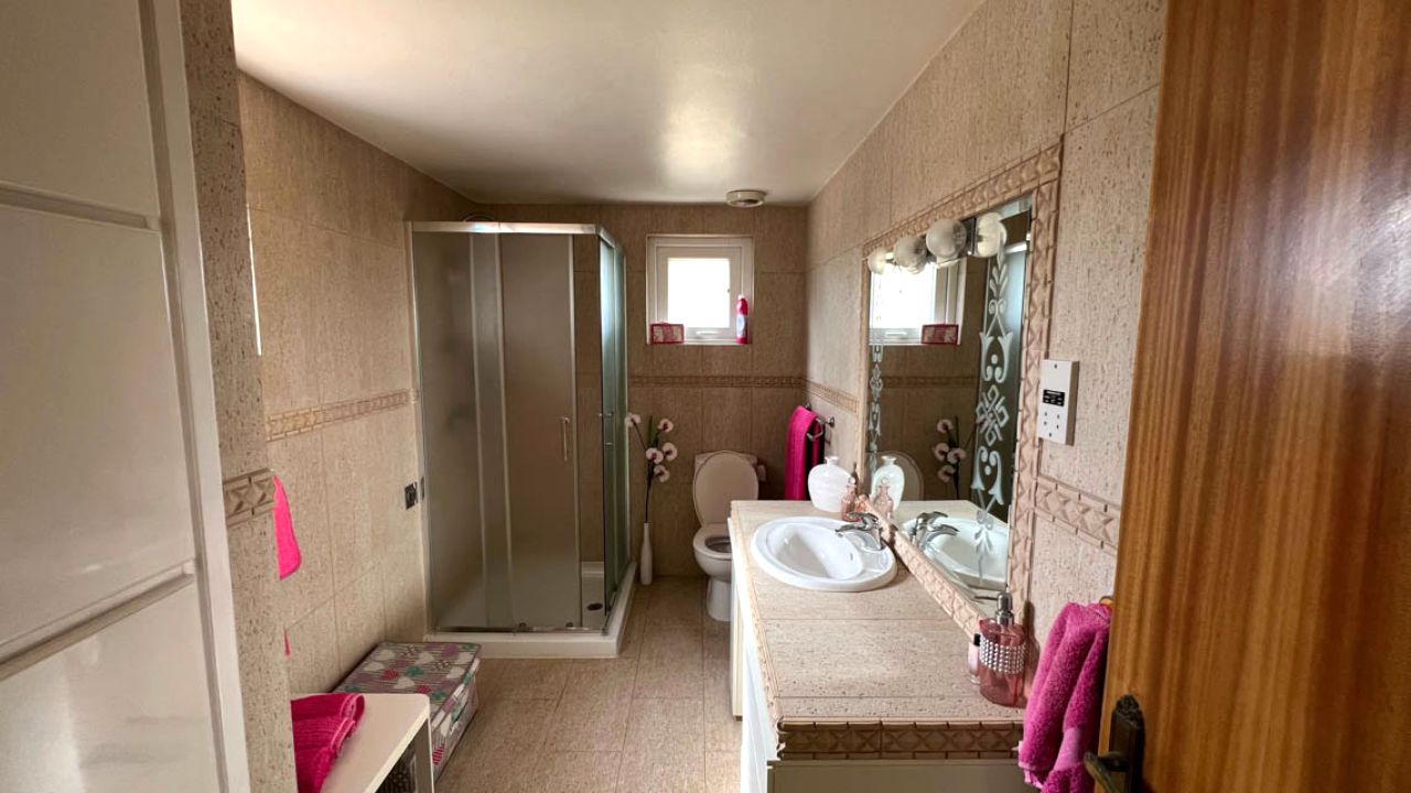 Propiedad 48735 Agios Dometios, Nicosia / 9350