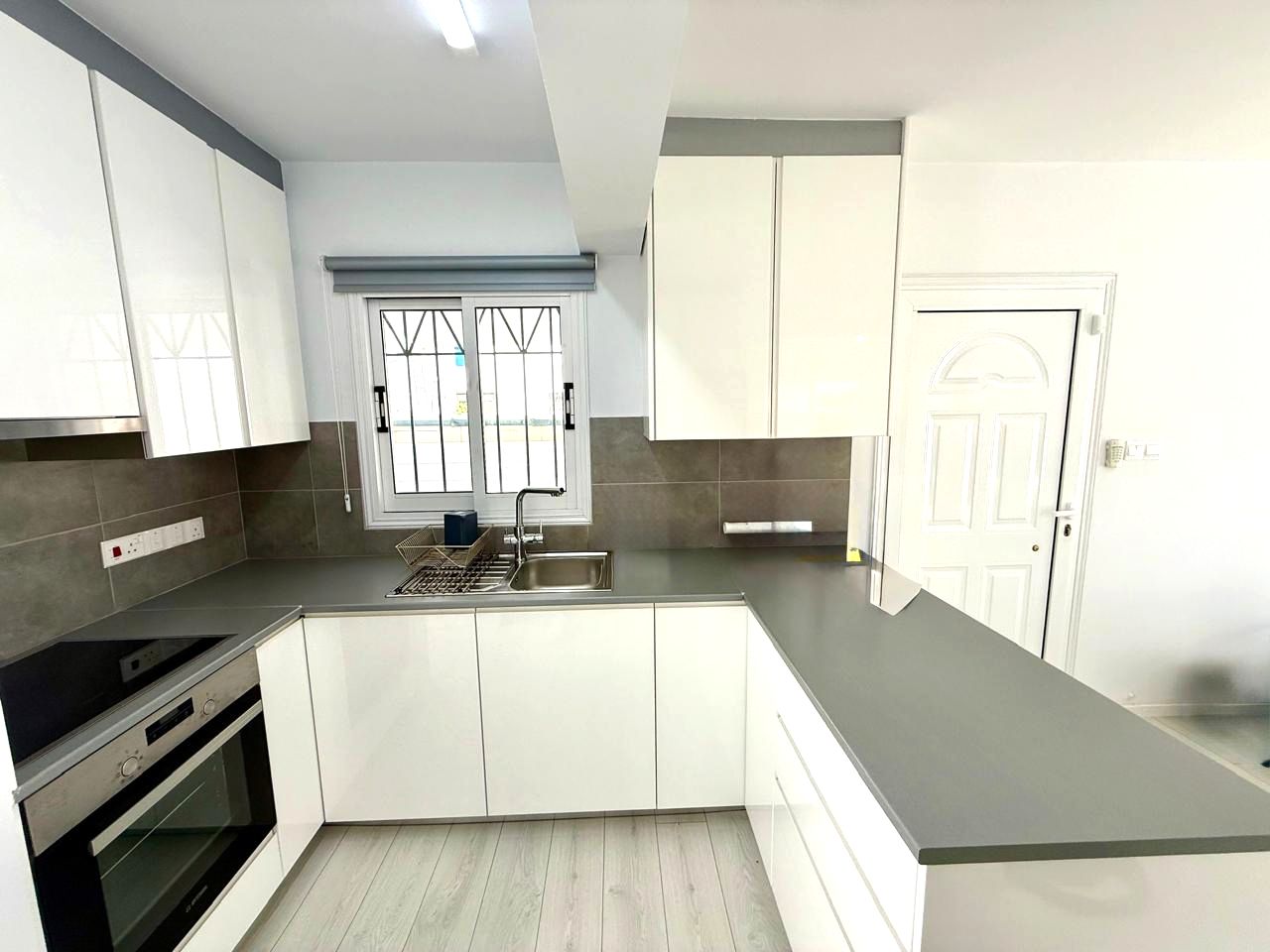Bien immobilier 54302 Agios Dometios, Nicosie / 10232 33