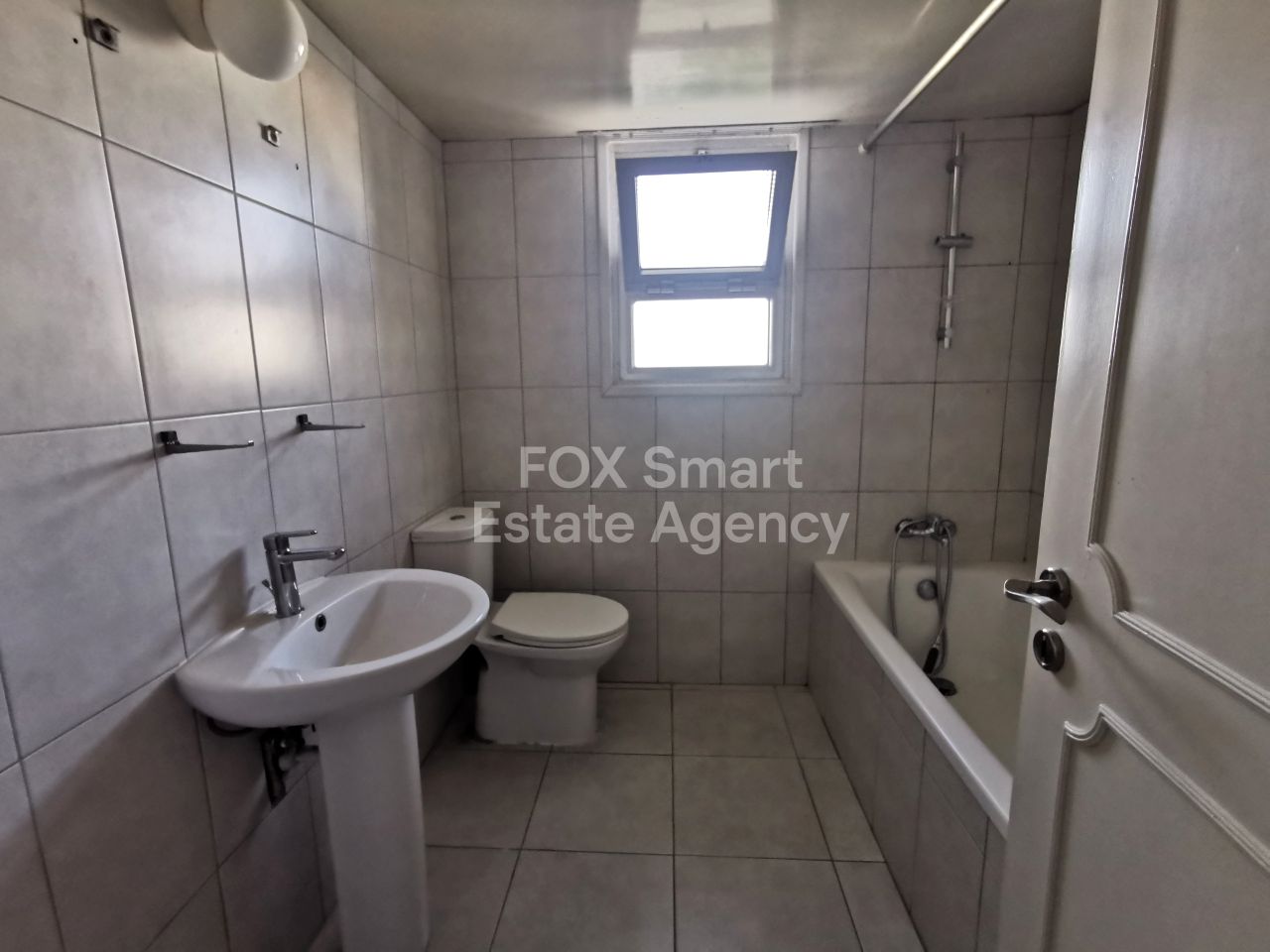 Thumbnail 10 Ακίνητα 2400 Έγκωμη, Λευκωσία / 47063