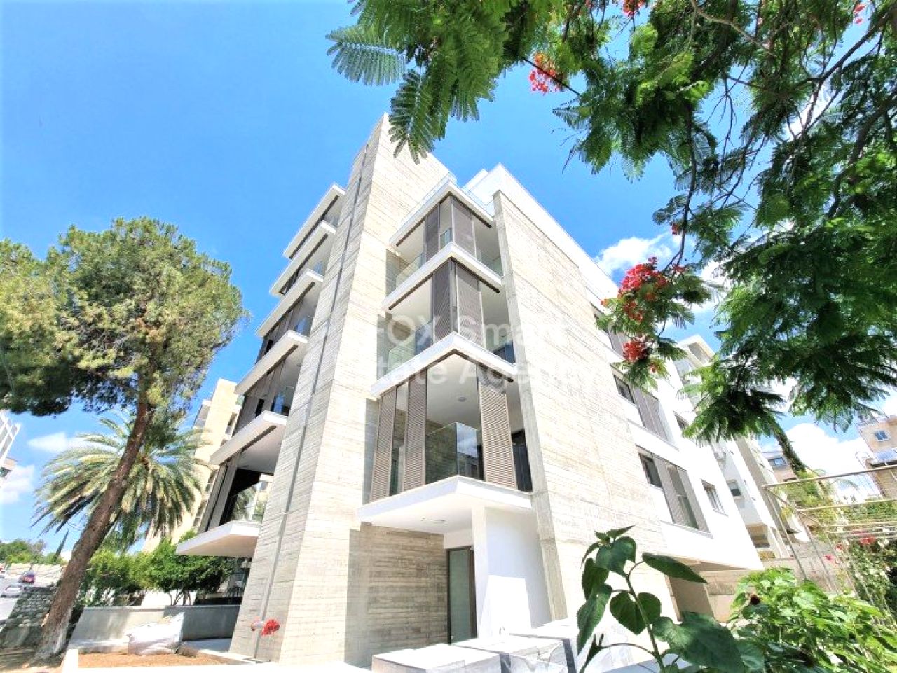 Thumbnail 1 房地产 2000 斯特罗沃洛斯, 尼科西亚 / AR-118590