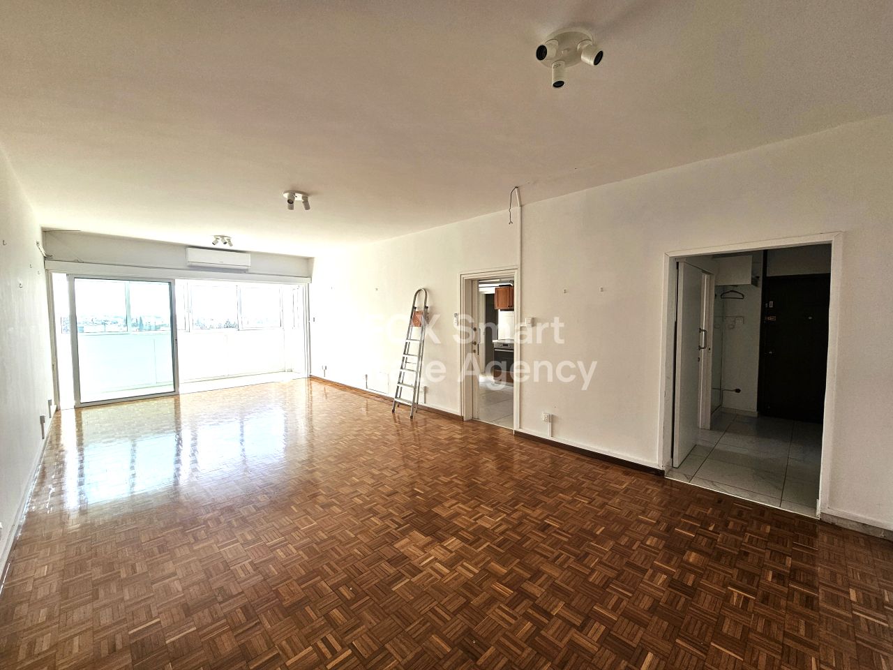 Thumbnail 1 Propiedad 2000 Strovolos, Nicosia / 45400