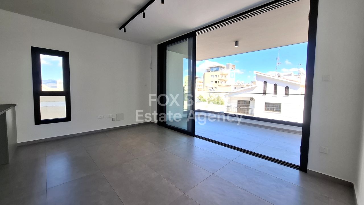 Thumbnail 1 Właściwość 2000 Strovolos, Nikozja / 49180