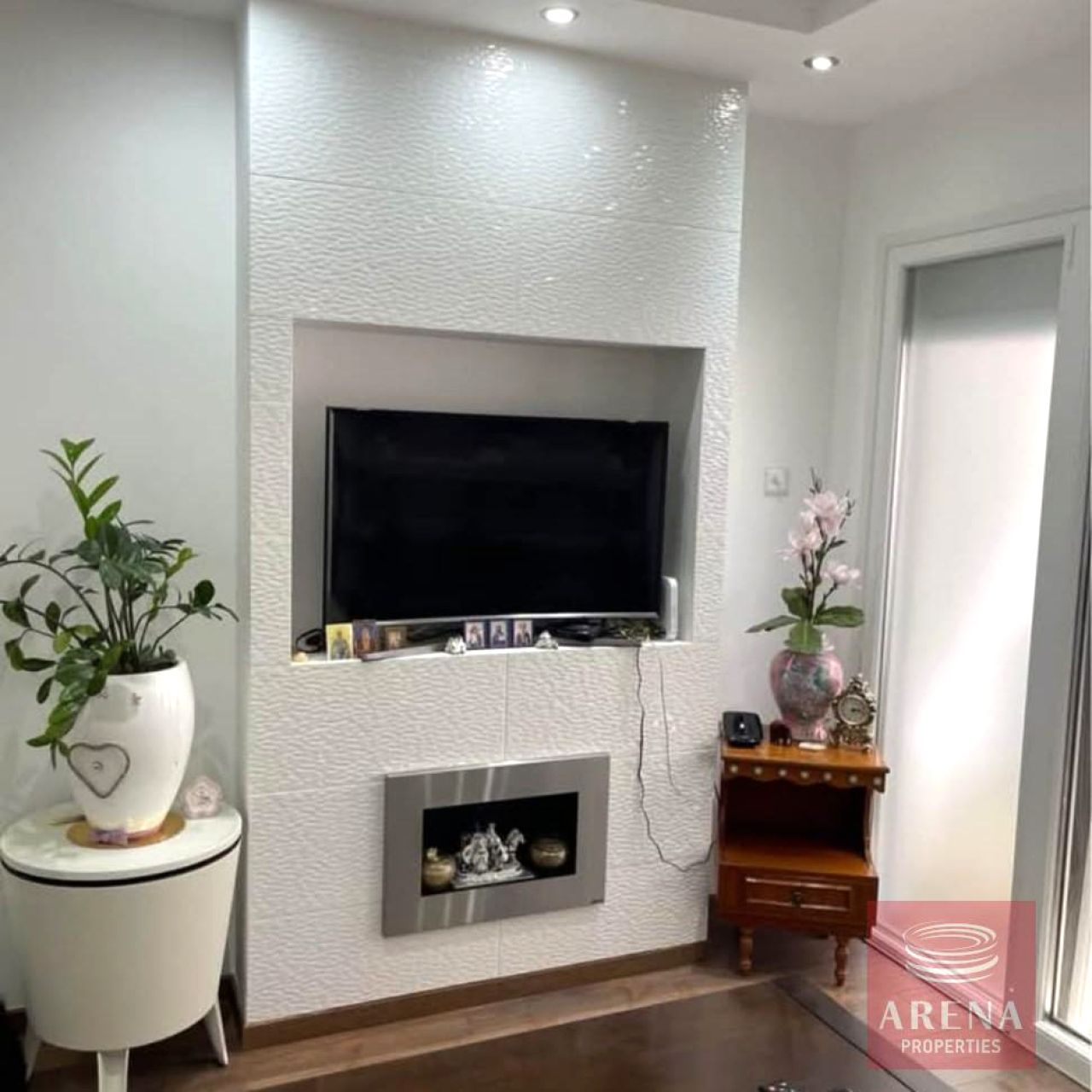 房产 47989 Mammari, 尼科西亚 / 9255