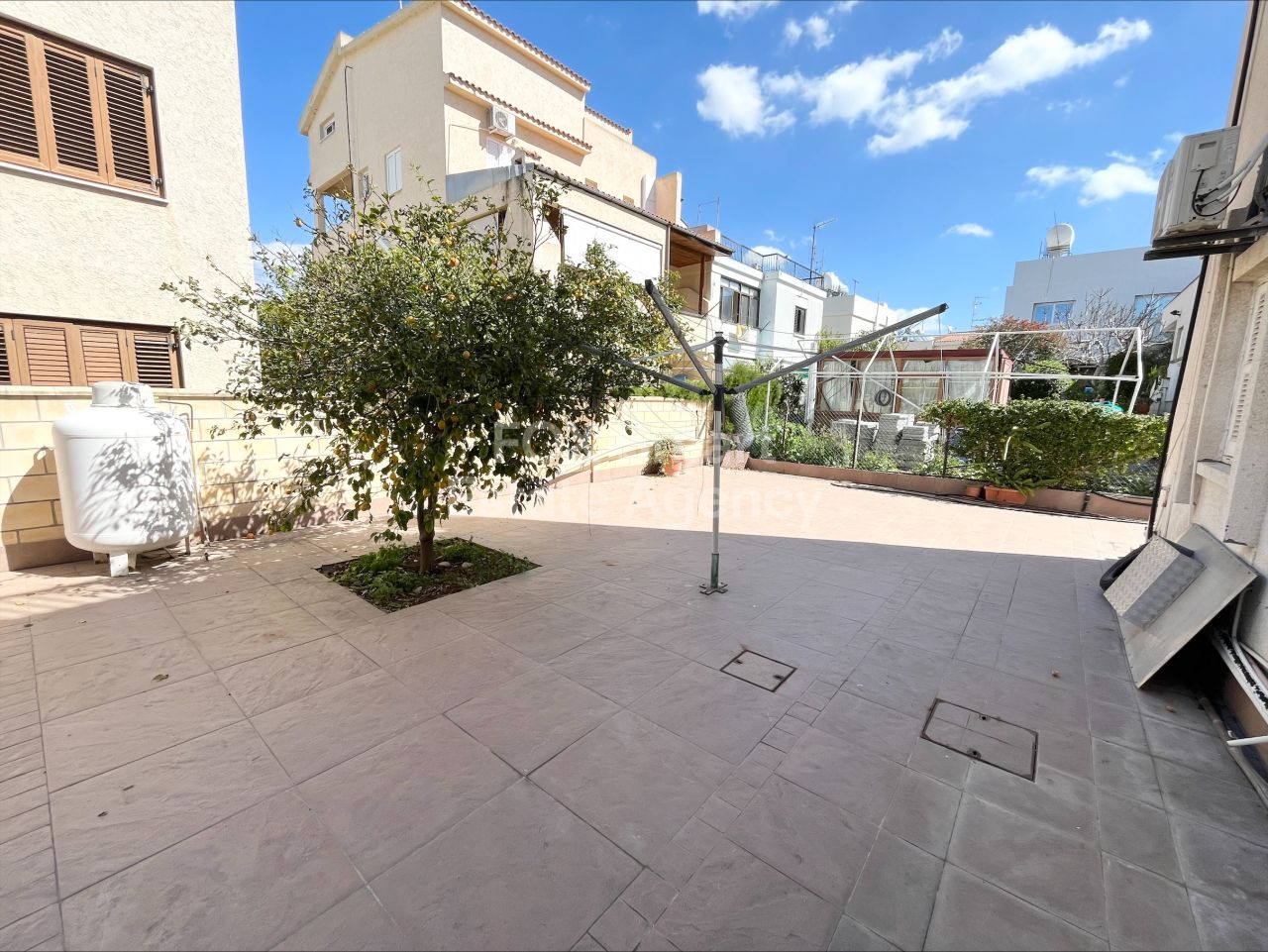 Thumbnail 18 EIGENTUM 2000 Strovolos, Nikosia / 33386