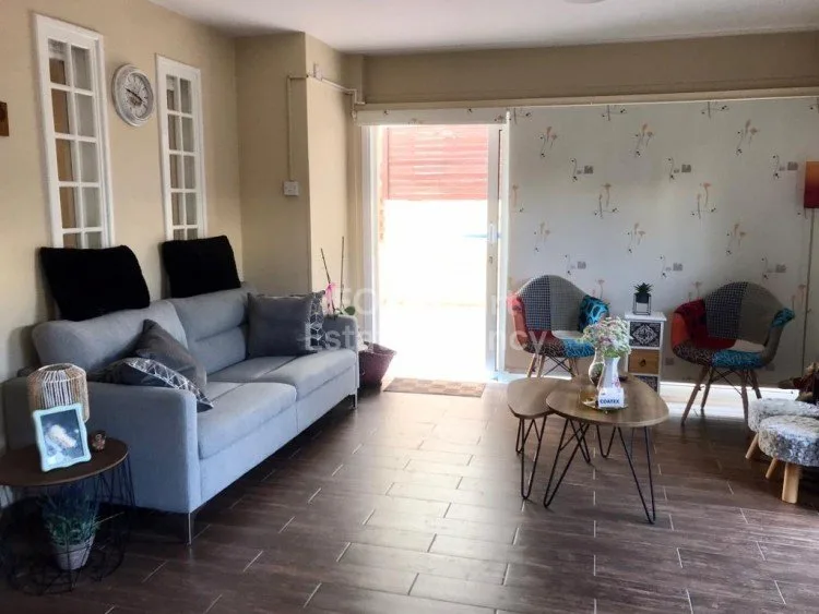 房产 12125 斯特罗沃洛斯, 尼科西亚 / H-112959