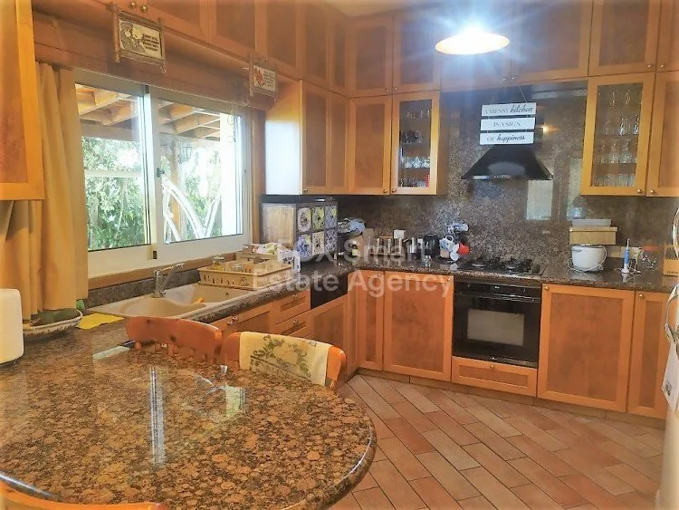 房产 6633 Engomi, 尼科西亚 / HR-113811