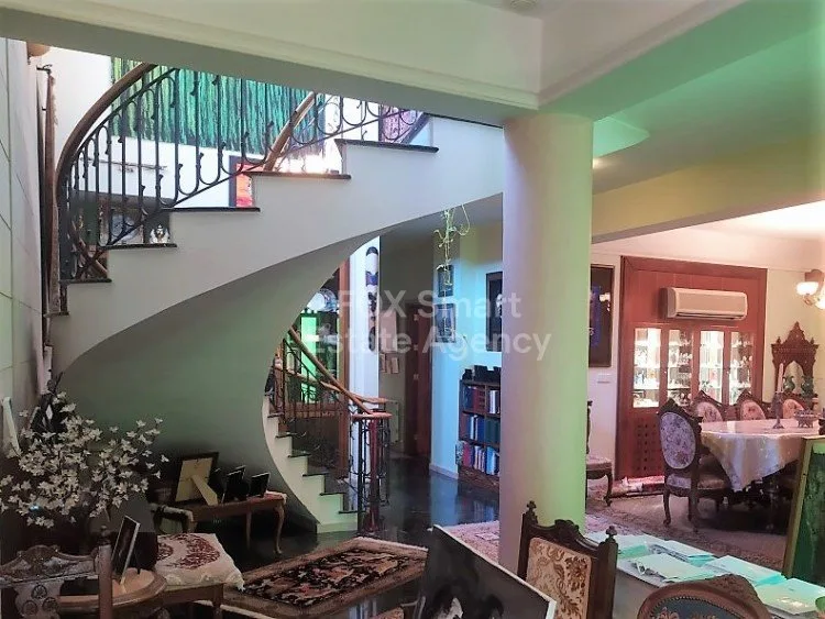 房产 6633 Engomi, 尼科西亚 / HR-113811