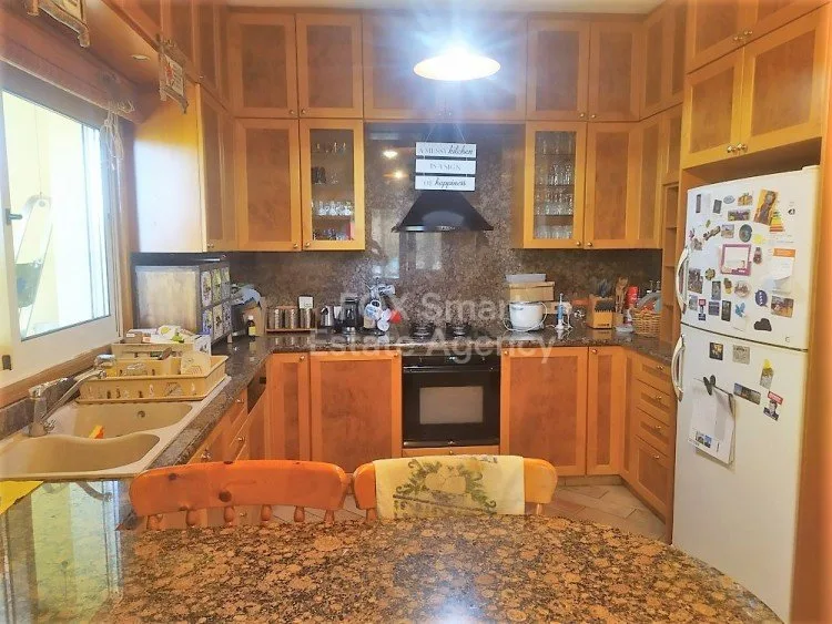 房产 6633 Engomi, 尼科西亚 / HR-113811