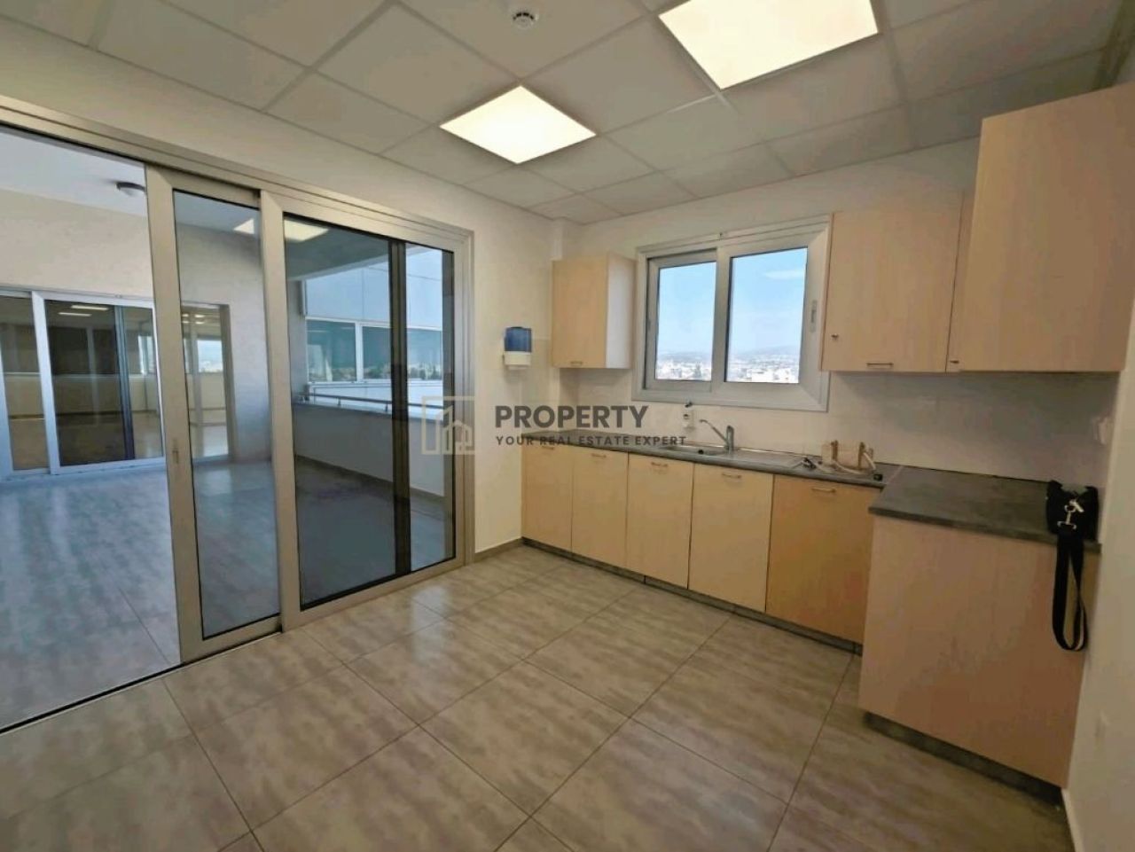 נכס 39093 אגיוס ספירידונאס אומוניה, לימסול / 1244