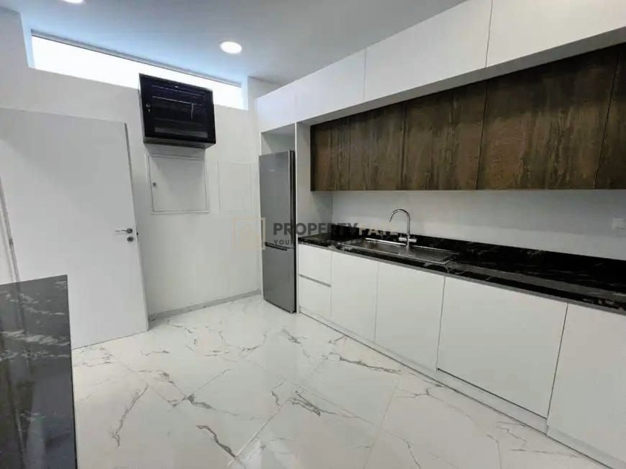 נכס 39100 אגיוס ספירידונאס אומוניה, לימסול / 1259