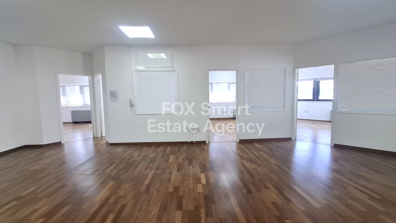 Thumbnail 11 Propiedad 1110 Nicosia / 49346