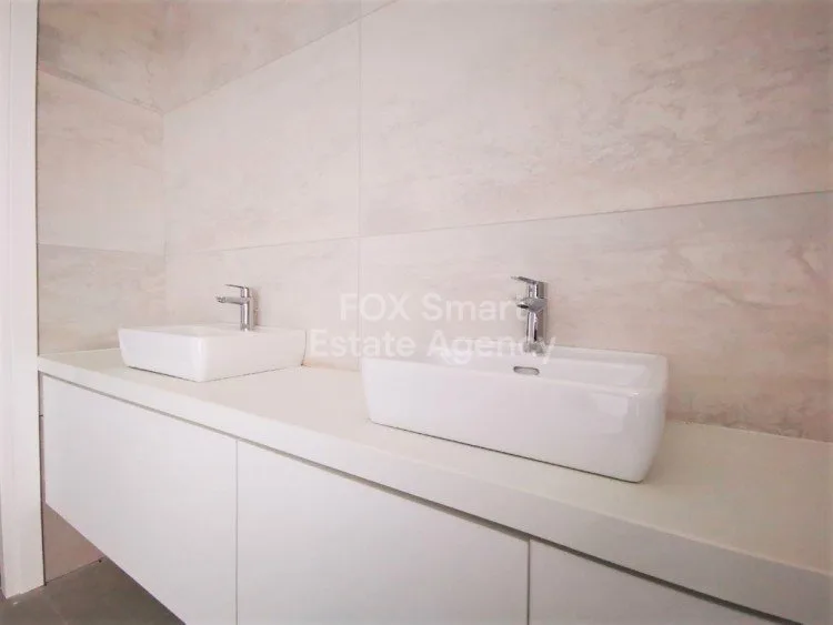 房产 13879 斯特罗沃洛斯, 尼科西亚 / OR-117124