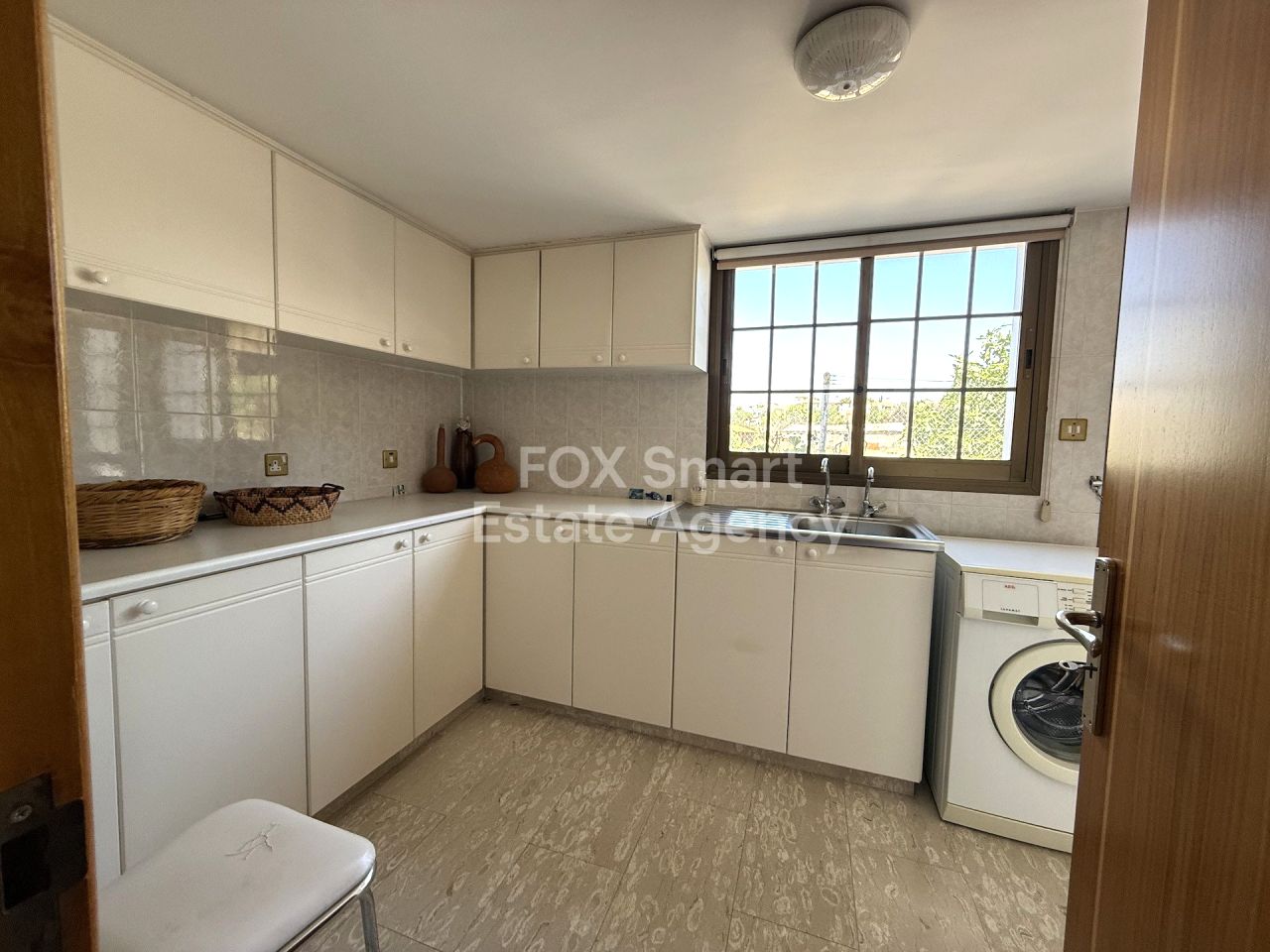 Thumbnail 44 EIGENTUM 2800 Ekali, Limassol / LIM-PAF-31816