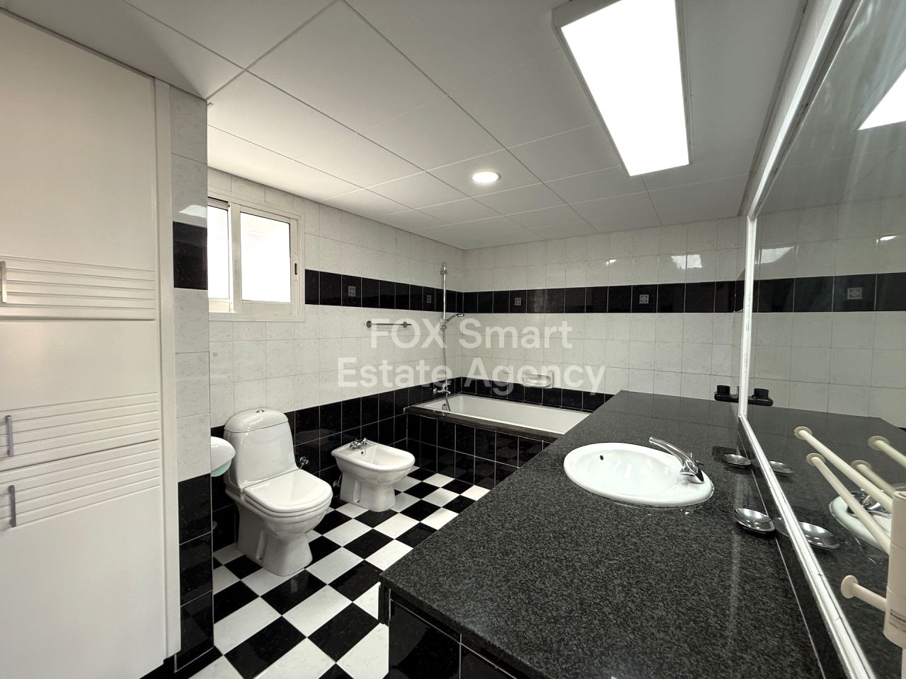 Thumbnail 32 EIGENTUM 2800 Ekali, Limassol / LIM-PAF-31804