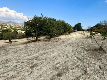 Ländliches Land zum Kauf