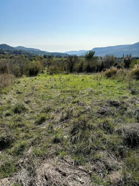 Ländliches Land zum Kauf