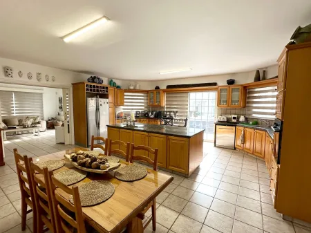 Casa indipendente in vendita