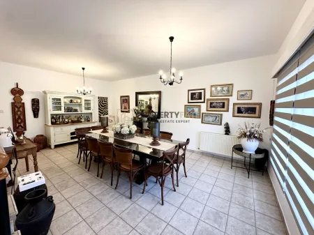 Casa indipendente in vendita