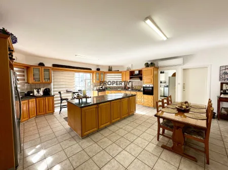 Casa indipendente in vendita