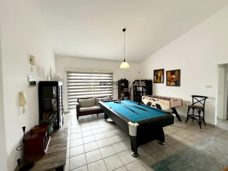 Casa indipendente in vendita