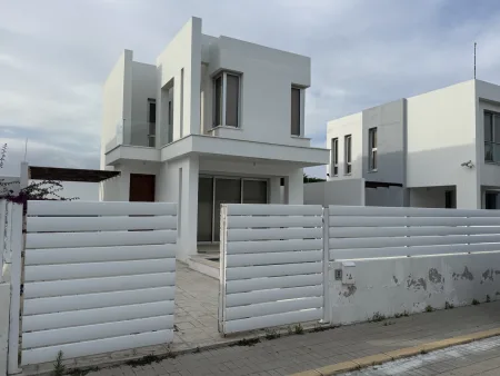 Casa indipendente in vendita