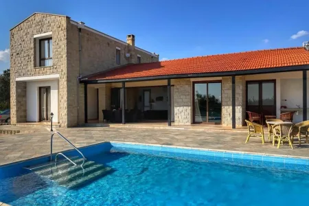 Maroni, Larnaka
