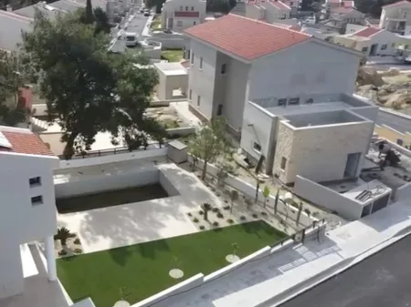 Casa indipendente in vendita
