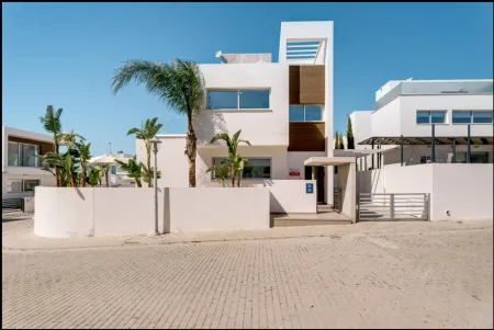 Ayia Napa, Famagosta