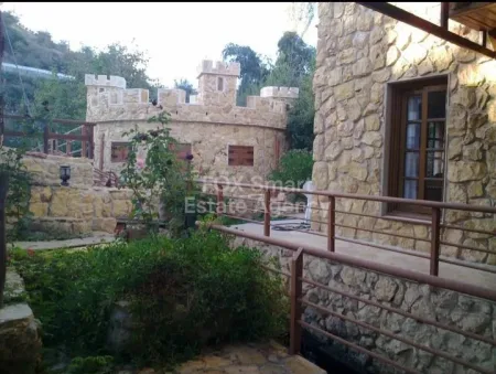 Μπανγκαλόου προς πώληση