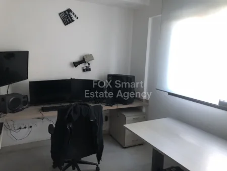 Μπανγκαλόου προς πώληση
