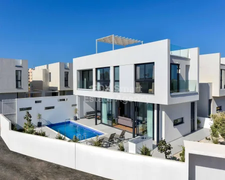 Bungalow for sale
