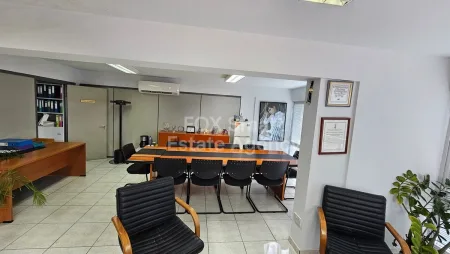 Vente au détail à vendre