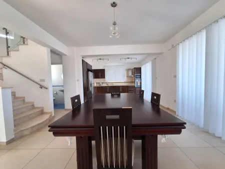 Villa zum Kauf