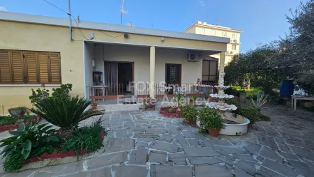 Bungalow for sale