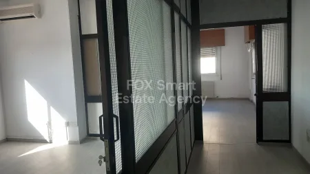 Γραφείο προς πώληση