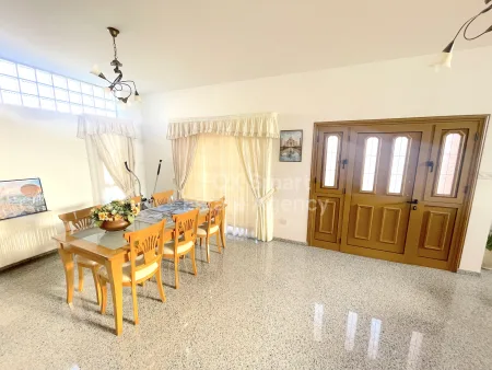 בונגלו למכירה