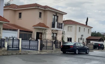 Μπανγκαλόου προς πώληση