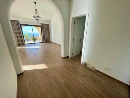 Μπανγκαλόου προς πώληση