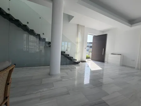Villa zum Kauf